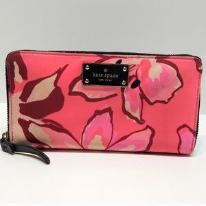 Kate Spade Blake Avenue Neda wallet in Tiger Lily